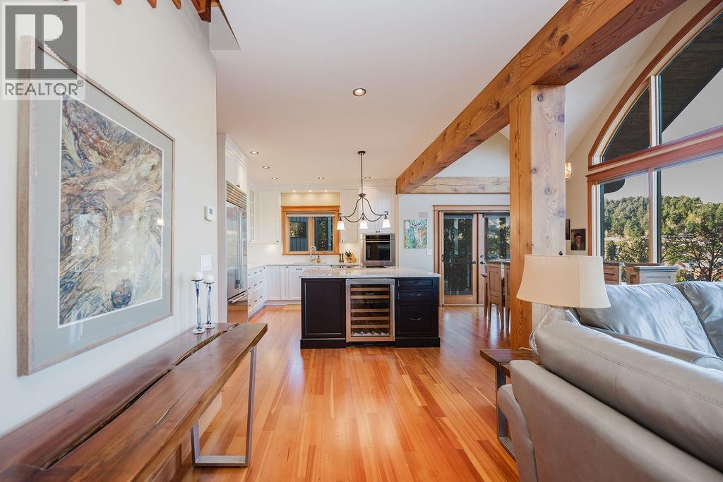 401 Skyline Drive, Gibsons, British Columbia  V0N 1V8 - Photo 17 - R3118260
