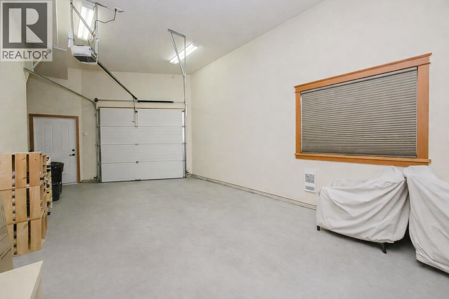 401 Skyline Drive, Gibsons, British Columbia  V0N 1V8 - Photo 37 - R3118260