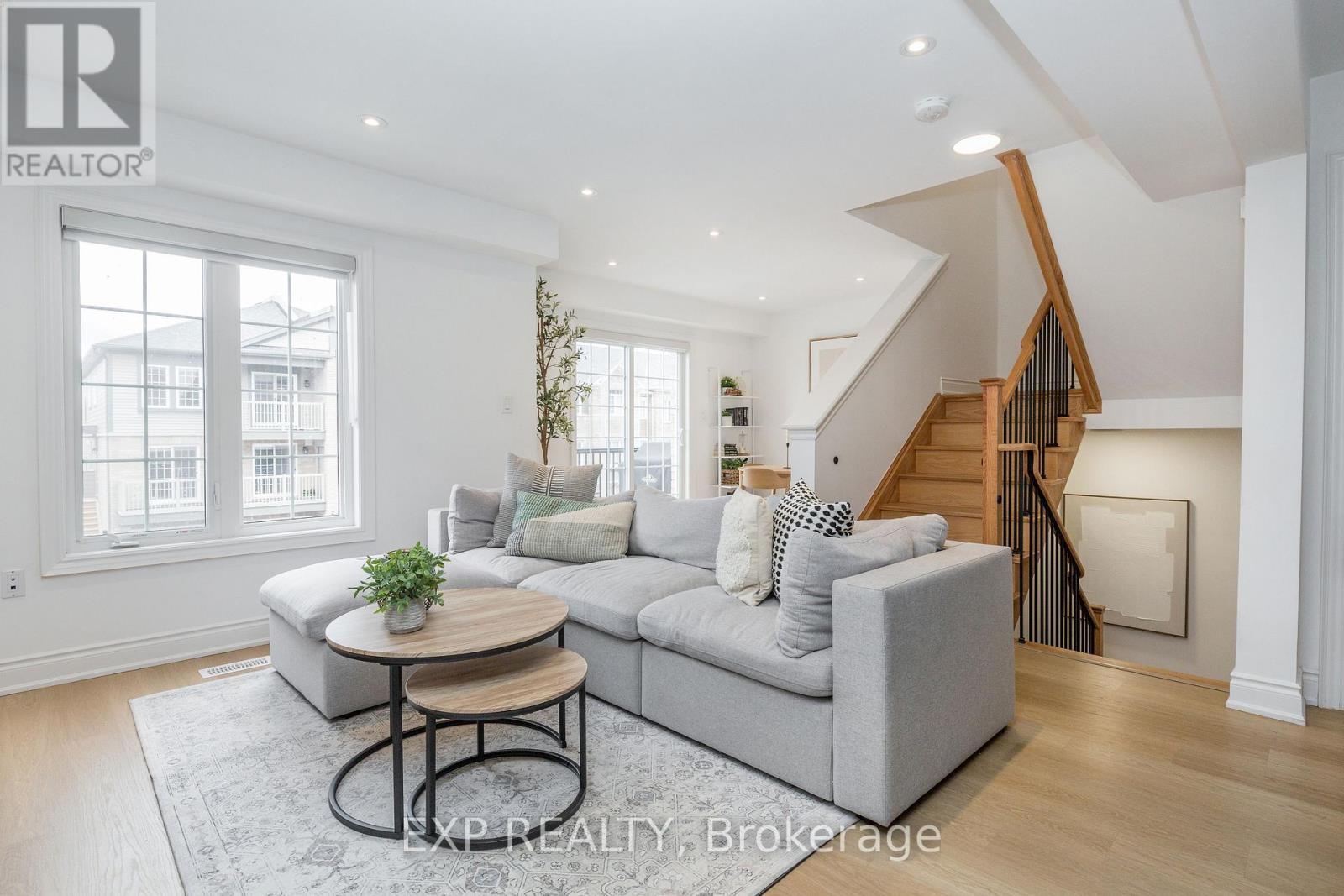 48 Hay Lane, Barrie, Ontario  L9J 0T8 - Photo 17 - S13070196