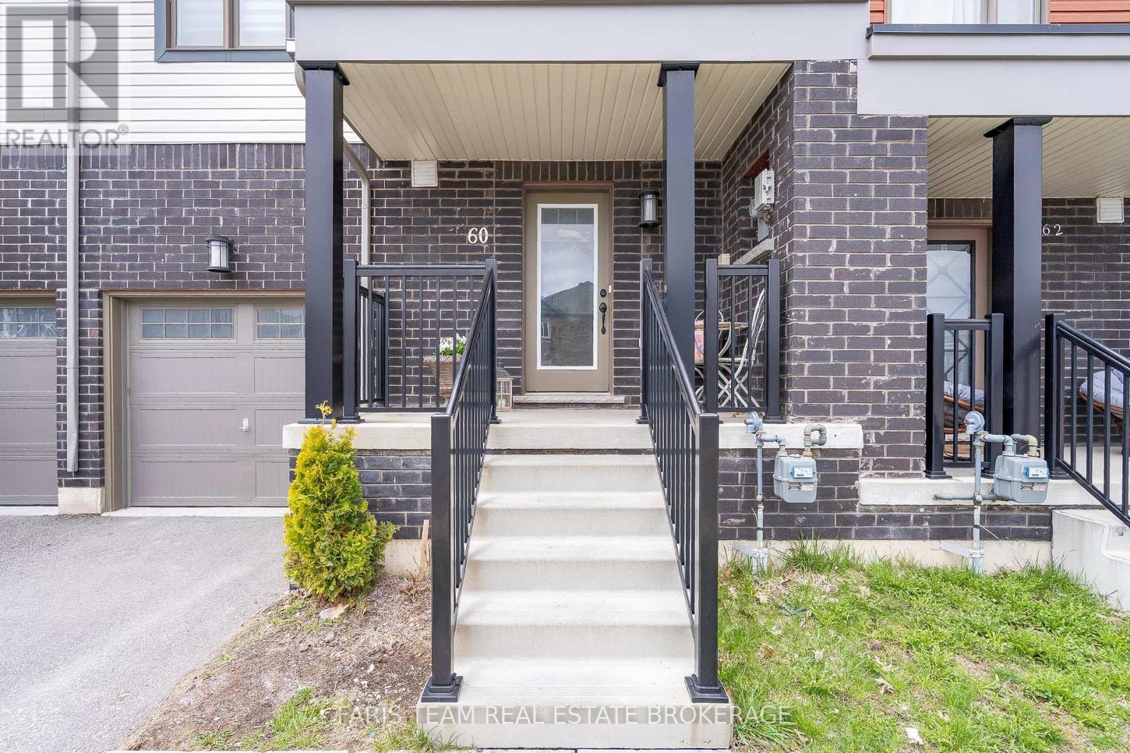 60 Brown Bear Street, Barrie, Ontario  L9J 0H8 - Photo 4 - S13070282