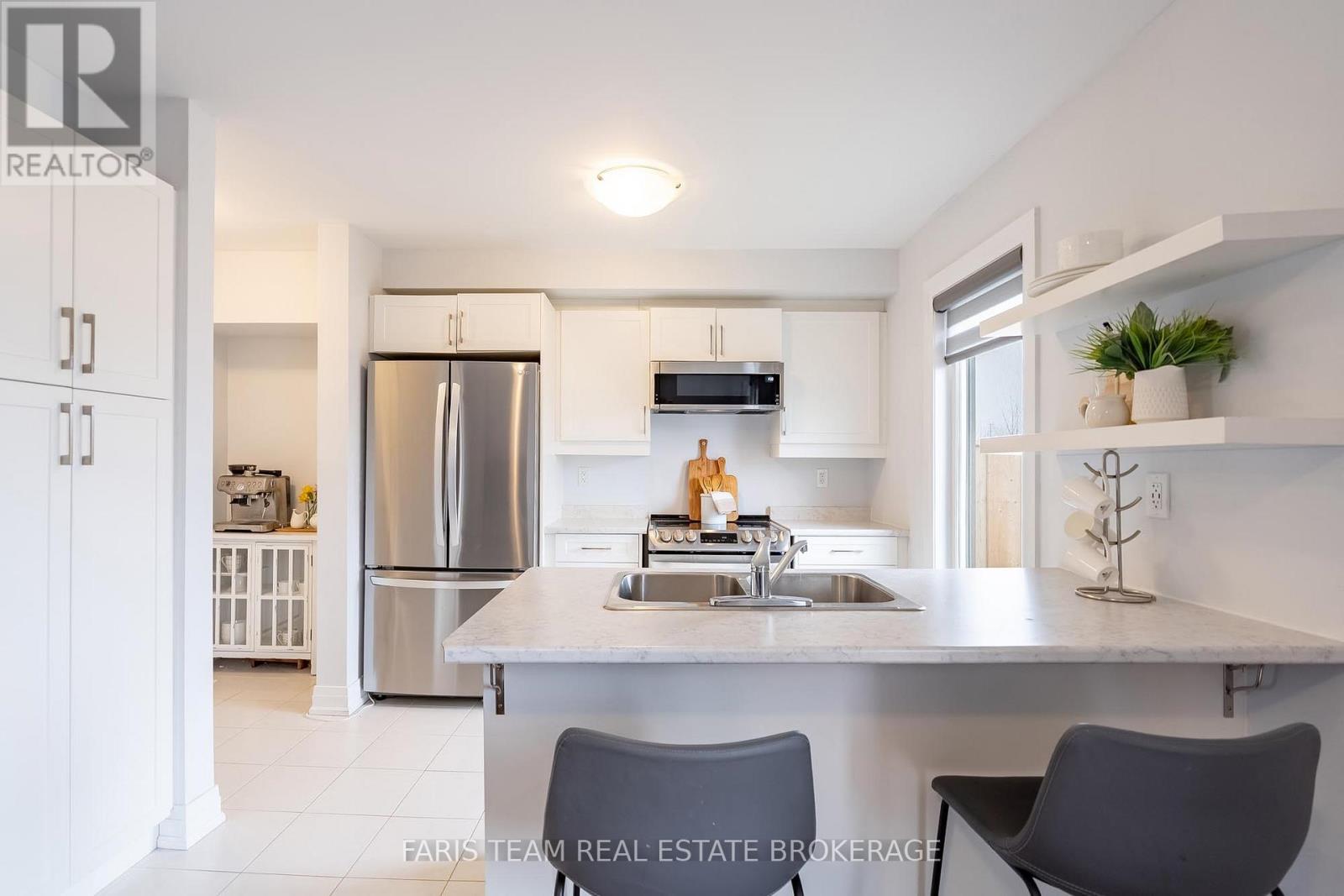 60 Brown Bear Street, Barrie, Ontario  L9J 0H8 - Photo 7 - S13070282