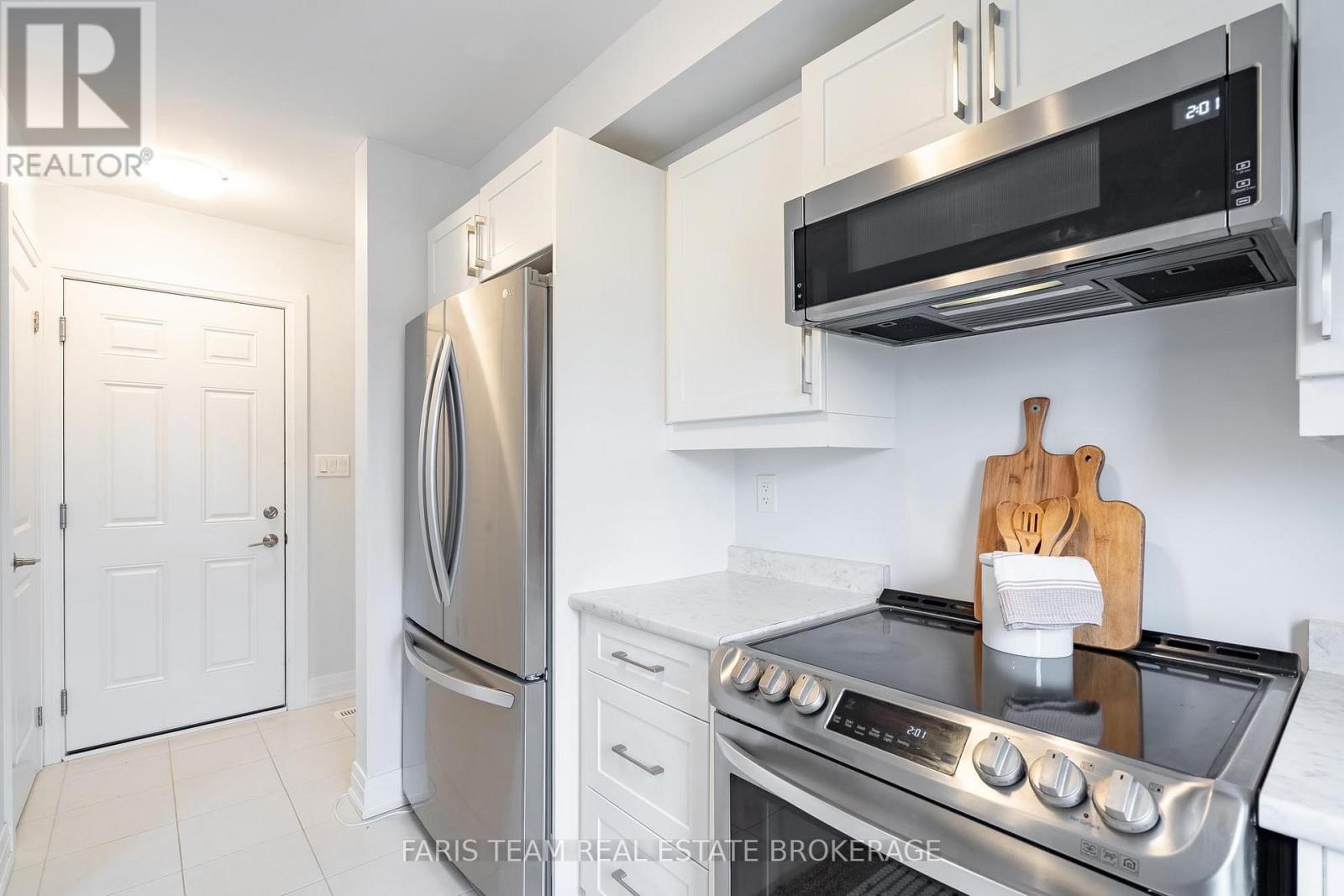 60 Brown Bear Street, Barrie, Ontario  L9J 0H8 - Photo 9 - S13070282