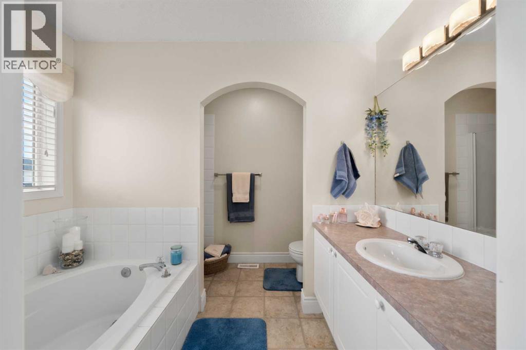 66 Crystalridge Crescent, Okotoks, Alberta  T1S 1V2 - Photo 19 - A2305869
