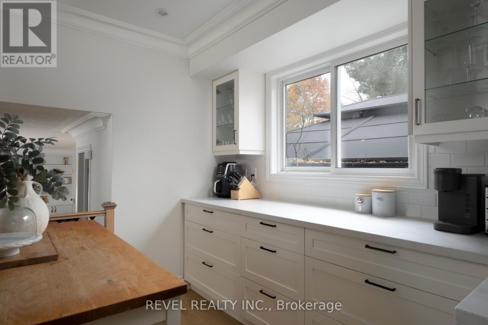 134 Fairwood Place W, Burlington, Ontario  L7T 4B6 - Photo 15 - W13070240