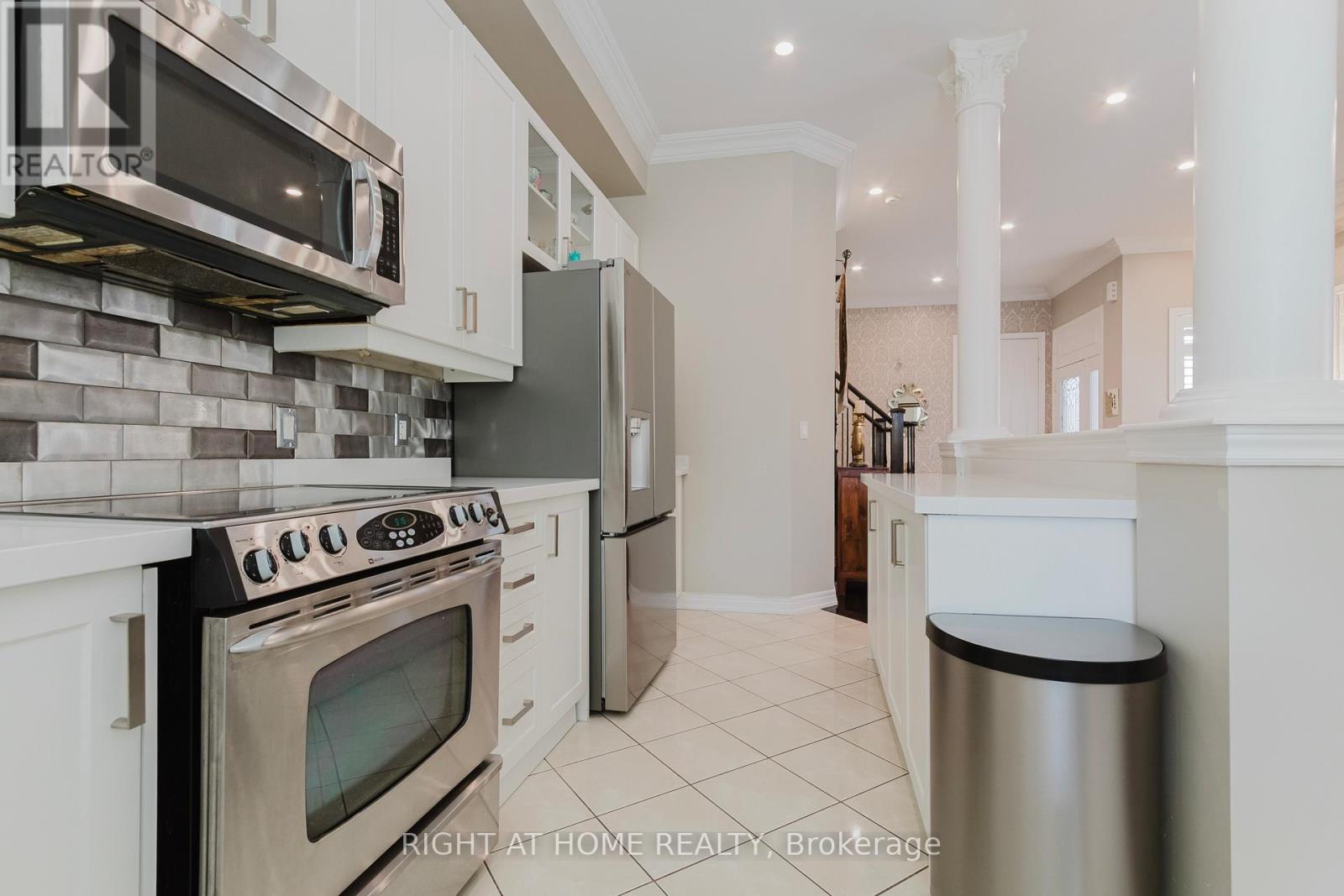 5294 Roadside Way, Mississauga, Ontario  L5M 0H9 - Photo 19 - W13070258