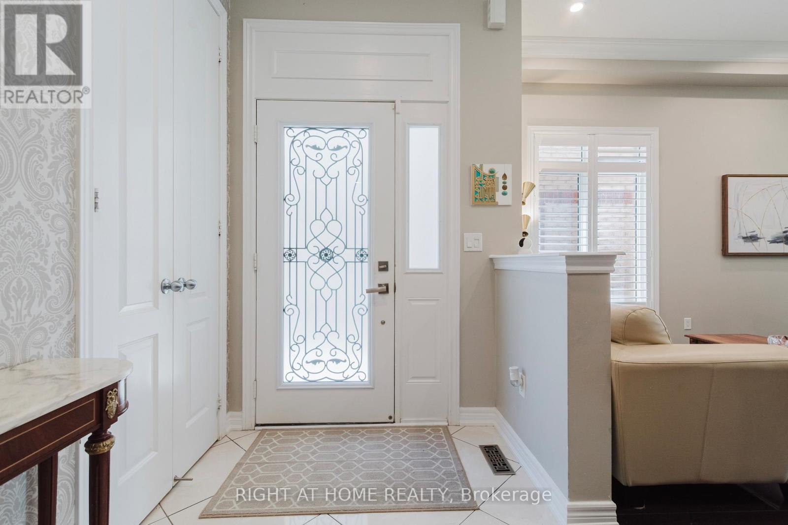 5294 Roadside Way, Mississauga, Ontario  L5M 0H9 - Photo 7 - W13070258