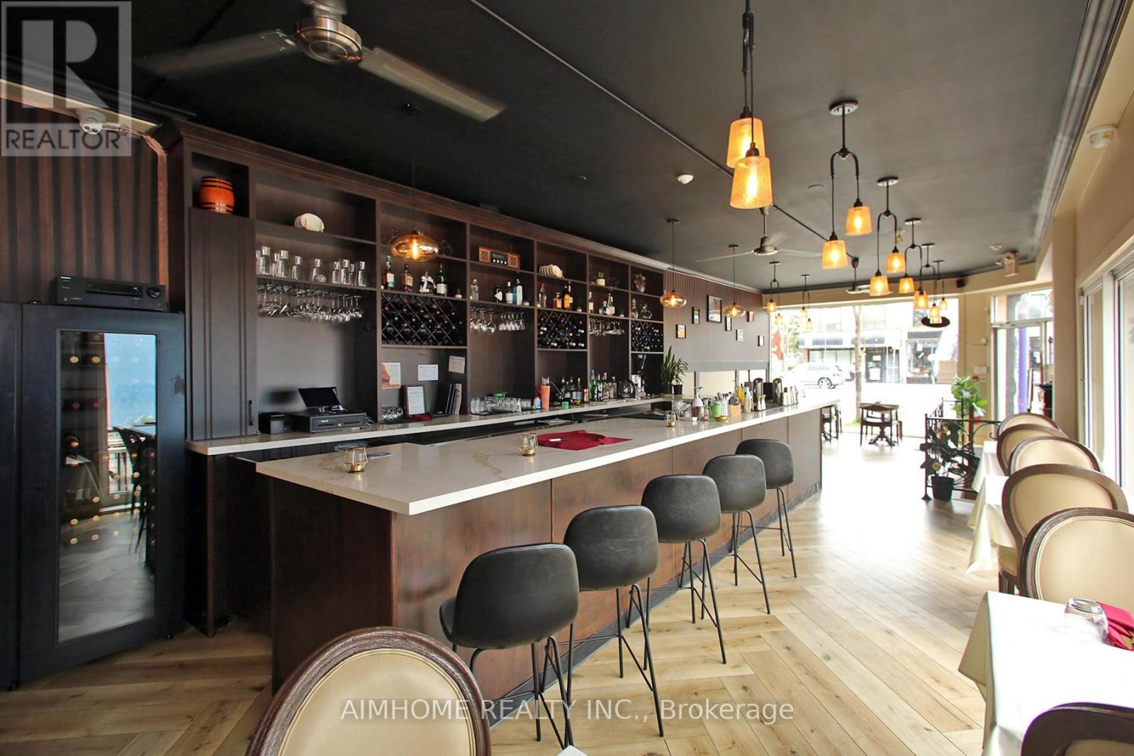 1370 ST CLAIR AVENUE W, Toronto, Ontario