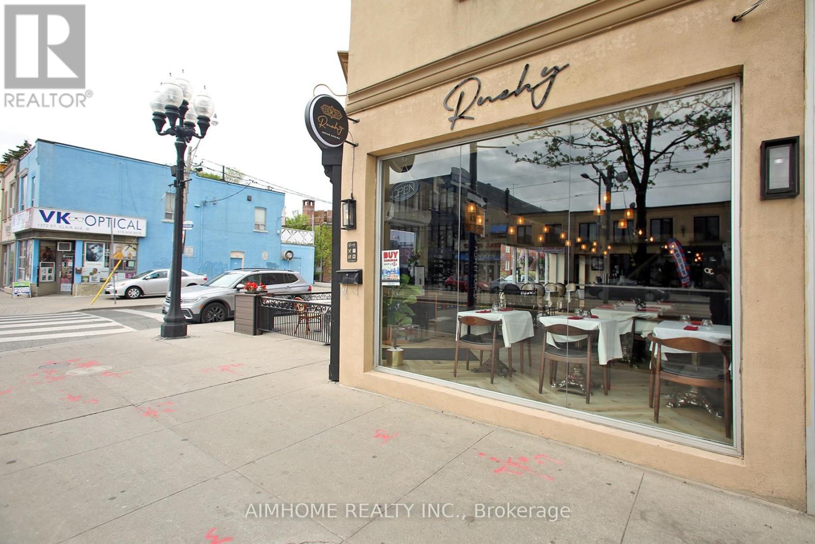 1370 St Clair Avenue W, Toronto, Ontario  M6E 1C4 - Photo 11 - W13070276