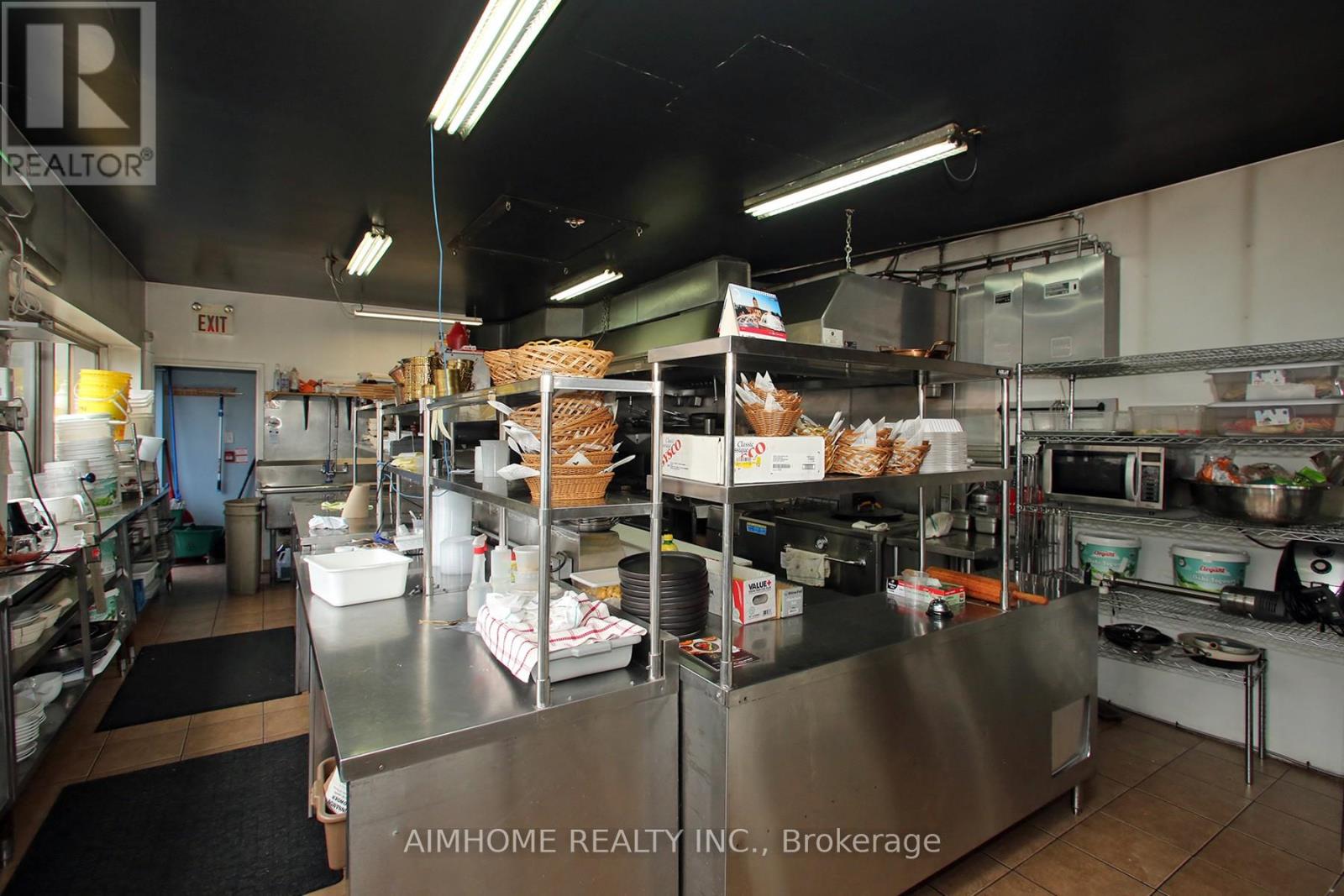 1370 St Clair Avenue W, Toronto, Ontario  M6E 1C4 - Photo 14 - W13070276