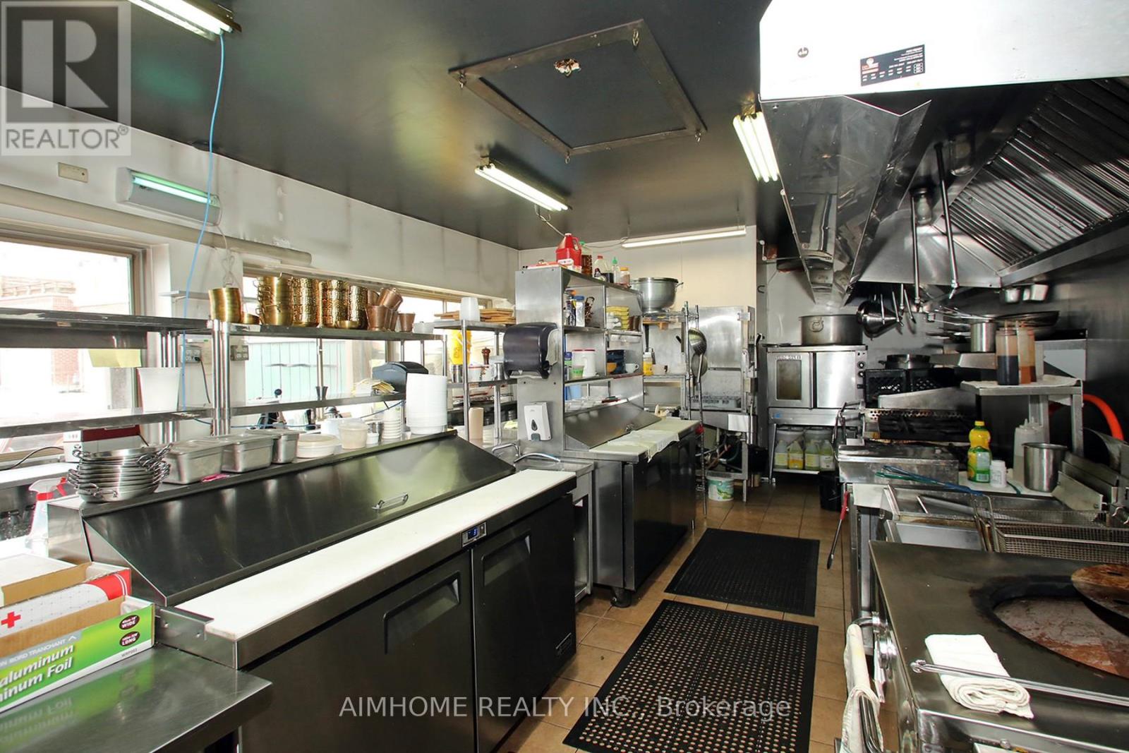 1370 St Clair Avenue W, Toronto, Ontario  M6E 1C4 - Photo 15 - W13070276