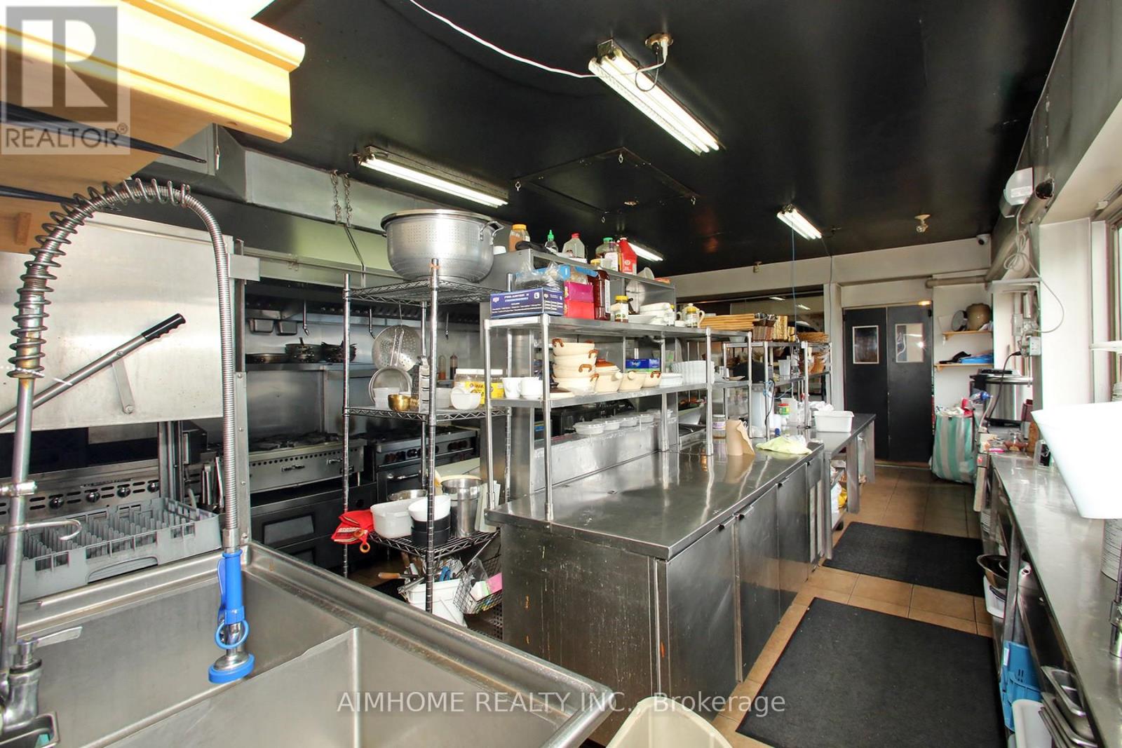 1370 St Clair Avenue W, Toronto, Ontario  M6E 1C4 - Photo 16 - W13070276