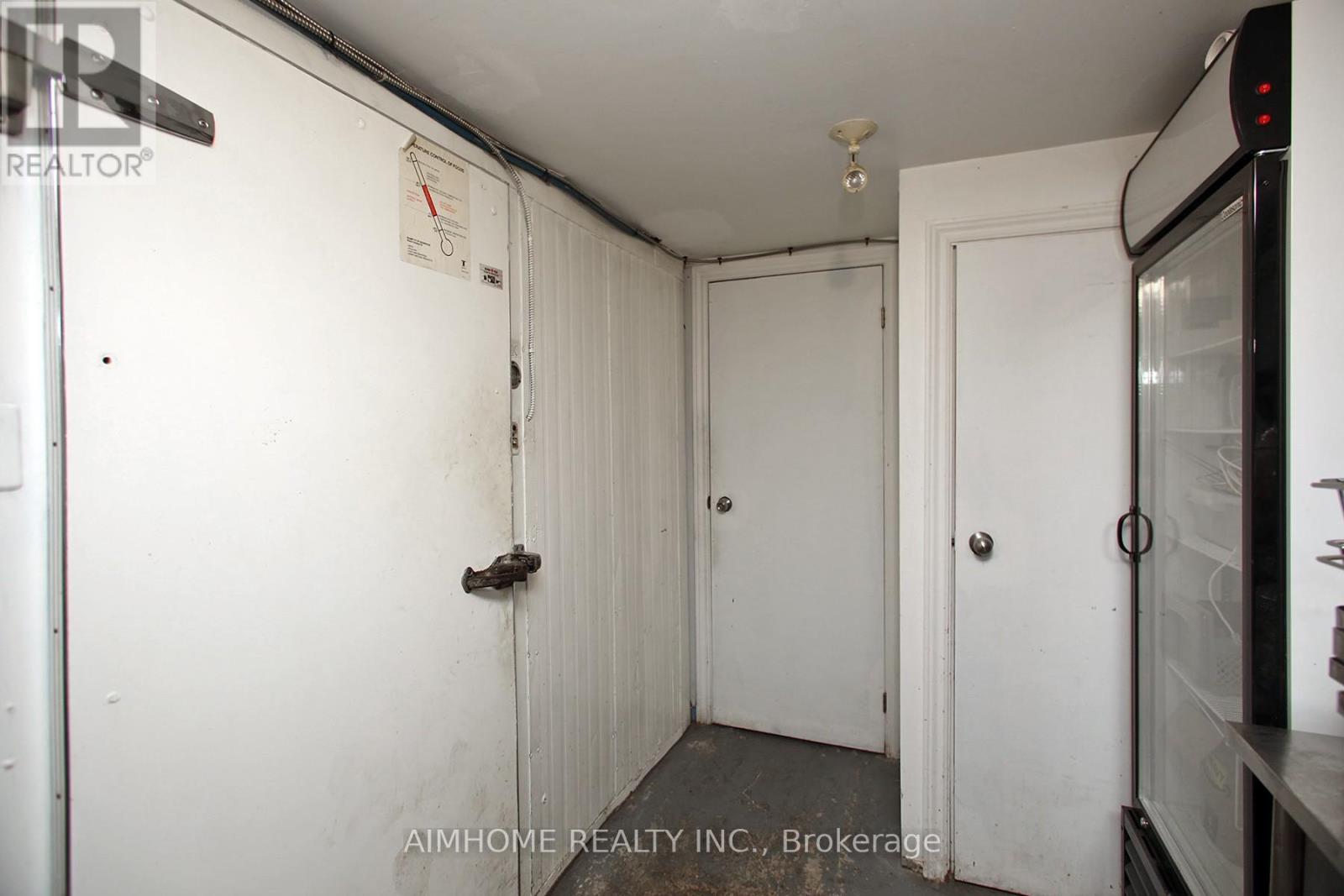 1370 St Clair Avenue W, Toronto, Ontario  M6E 1C4 - Photo 25 - W13070276
