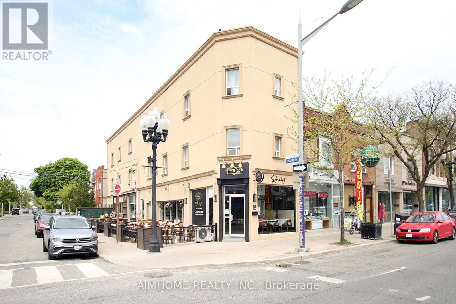 1370 St Clair Avenue W, Toronto, Ontario  M6E 1C4 - Photo 27 - W13070276