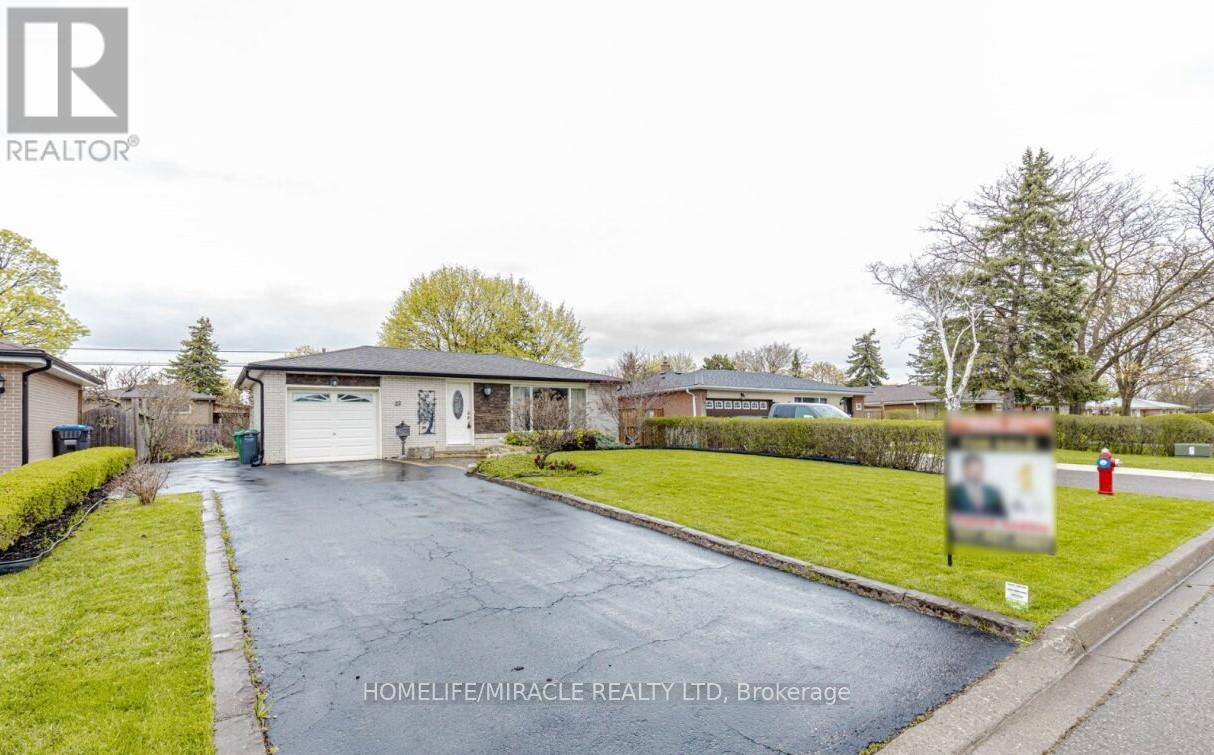 22 BRENTWOOD DRIVE, Brampton, Ontario