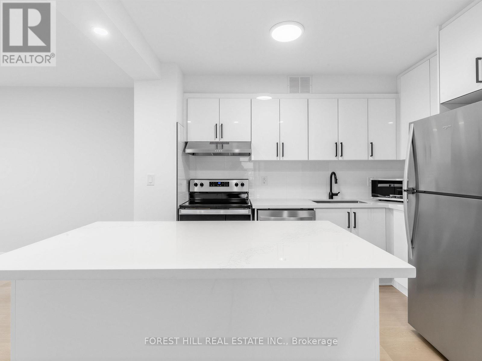 1921 - 140 Elm Ridge Drive, Toronto, Ontario  M6B 1B1 - Photo 12 - W13070318