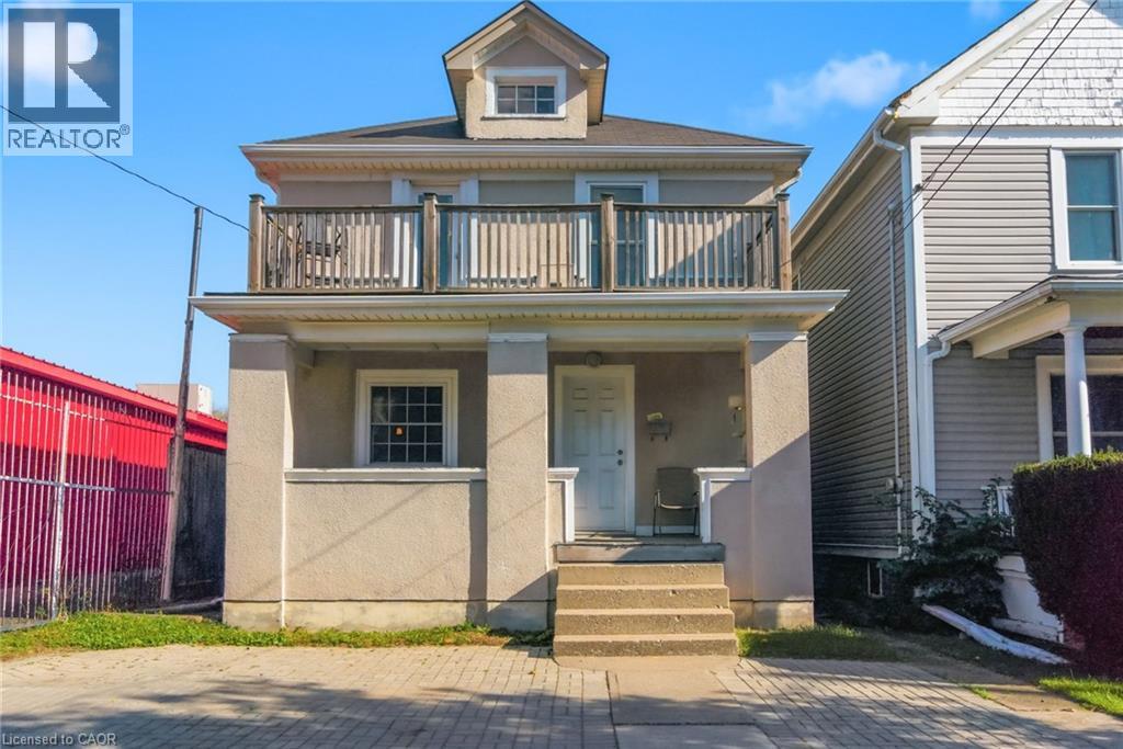 132 1/2 LAKE Street, St. Catharines, Ontario
