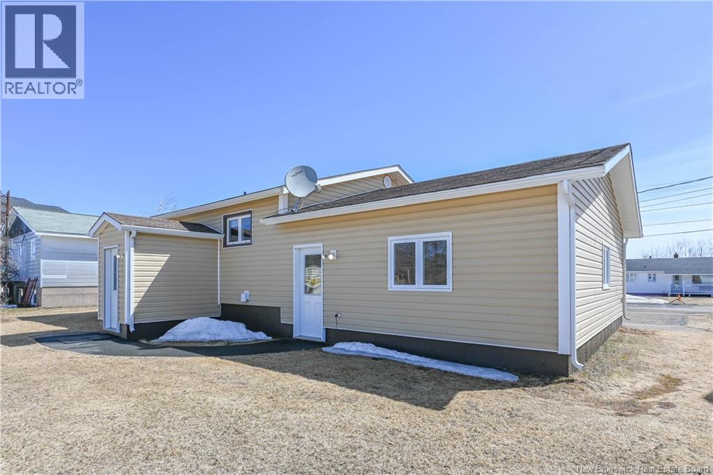 106 Des Champs Street, Lamèque, New Brunswick  E8T 1E7 - Photo 8 - NB138421