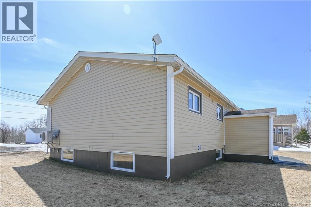 106 Des Champs Street, Lamèque, New Brunswick  E8T 1E7 - Photo 5 - NB138421