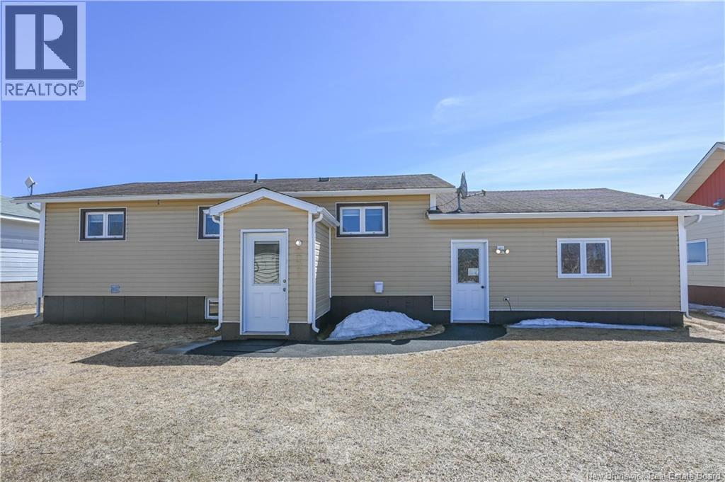 106 Des Champs Street, Lamèque, New Brunswick  E8T 1E7 - Photo 7 - NB138421