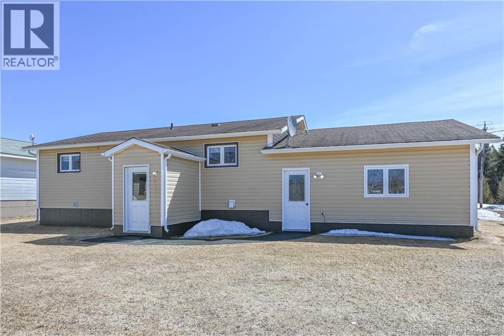 106 Des Champs Street, Lamèque, New Brunswick  E8T 1E7 - Photo 6 - NB138421