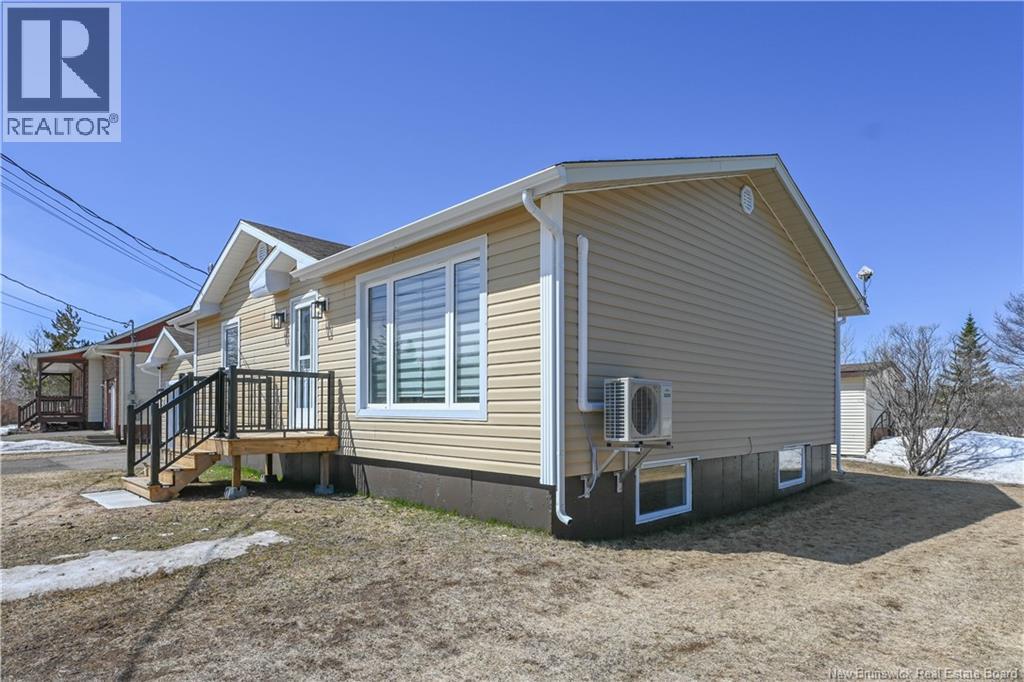 106 Des Champs Street, Lamèque, New Brunswick  E8T 1E7 - Photo 4 - NB138421