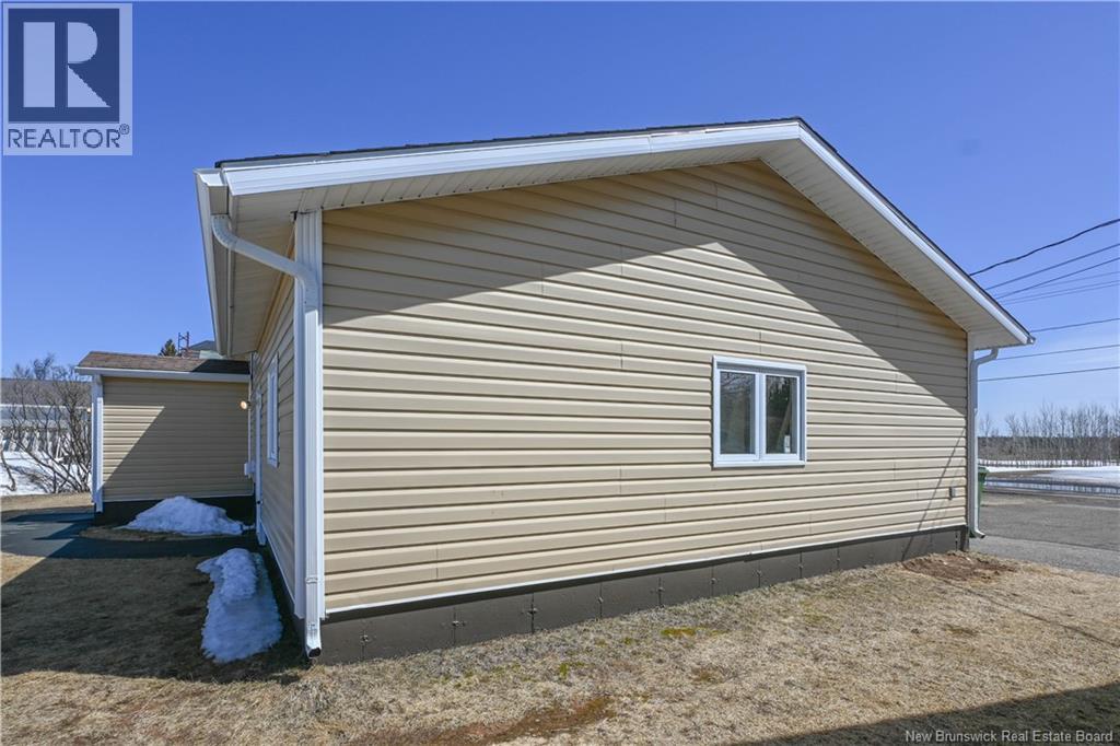 106 Des Champs Street, Lamèque, New Brunswick  E8T 1E7 - Photo 9 - NB138421