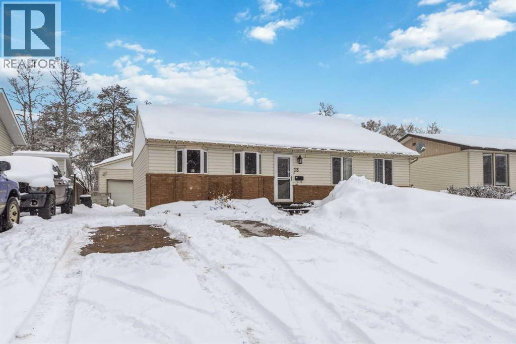 18 Clark Crescent, Fort Mcmurray, Alberta  T9H 1M8 - Photo 1 - A2299550