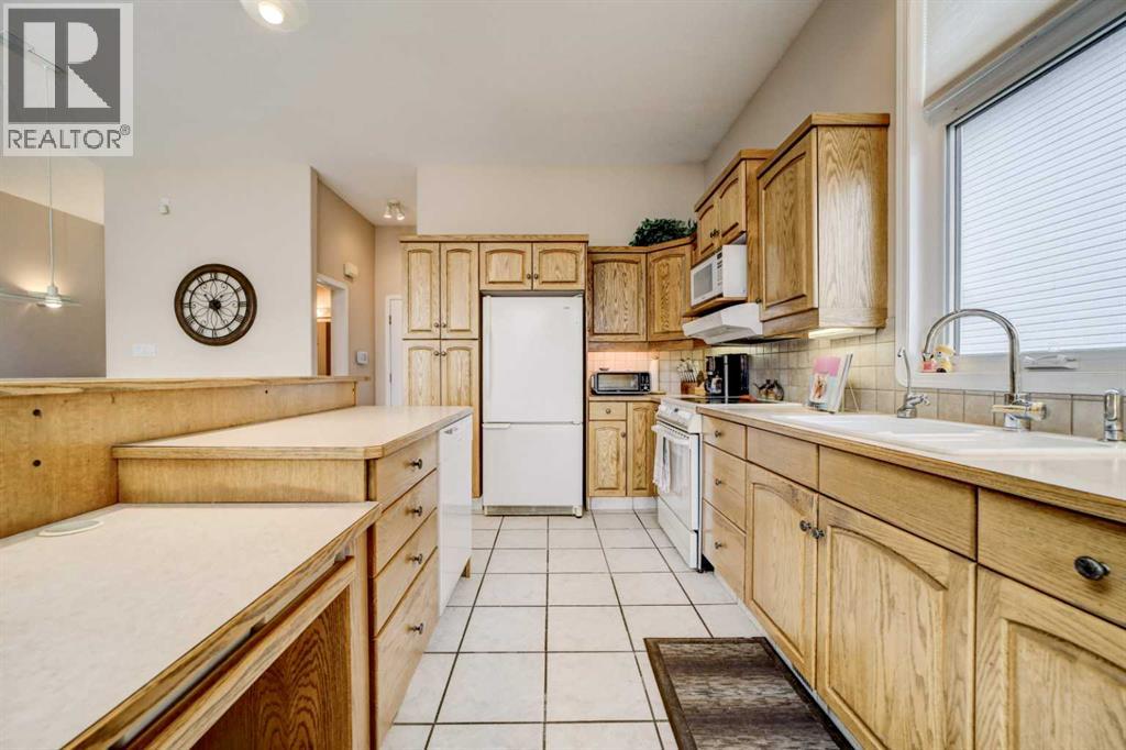 50 Sarcee Place W, Lethbridge, Alberta  T1K 7B6 - Photo 14 - A2300490