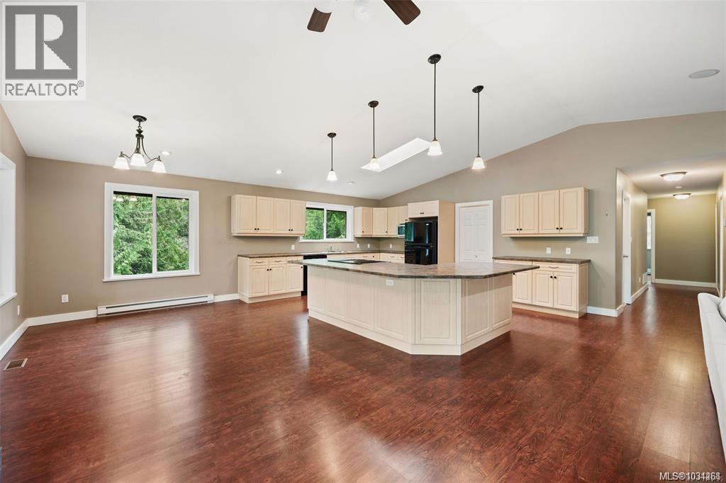 1890 Pierce Way, Qualicum Beach, British Columbia  V9K 2V1 - Photo 10 - 1034268