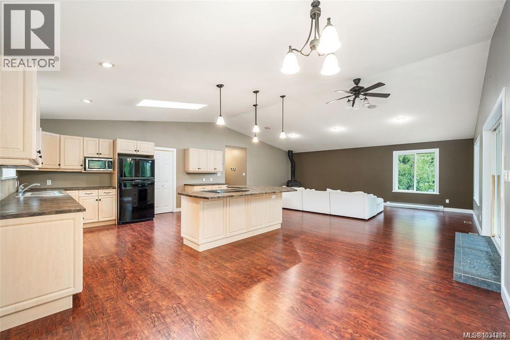 1890 Pierce Way, Qualicum Beach, British Columbia  V9K 2V1 - Photo 9 - 1034268
