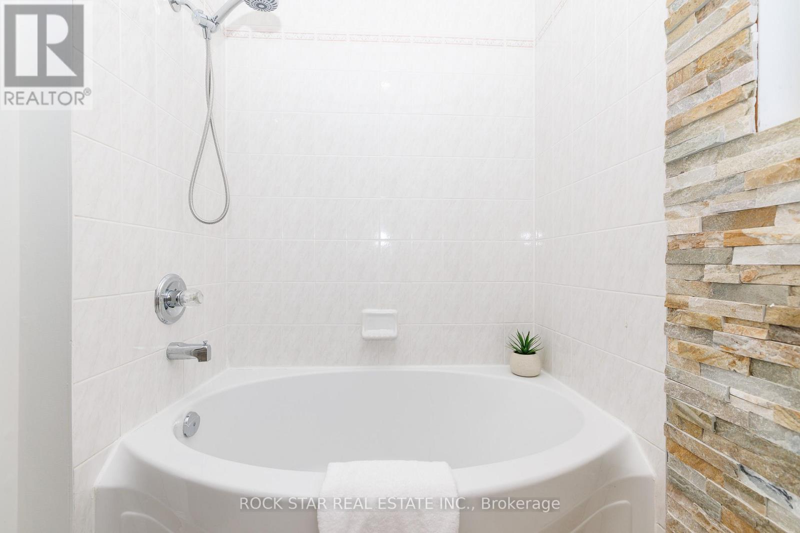 9 Stevens Drive, Niagara-On-The-Lake, Ontario  L0S 1J0 - Photo 29 - X13070162
