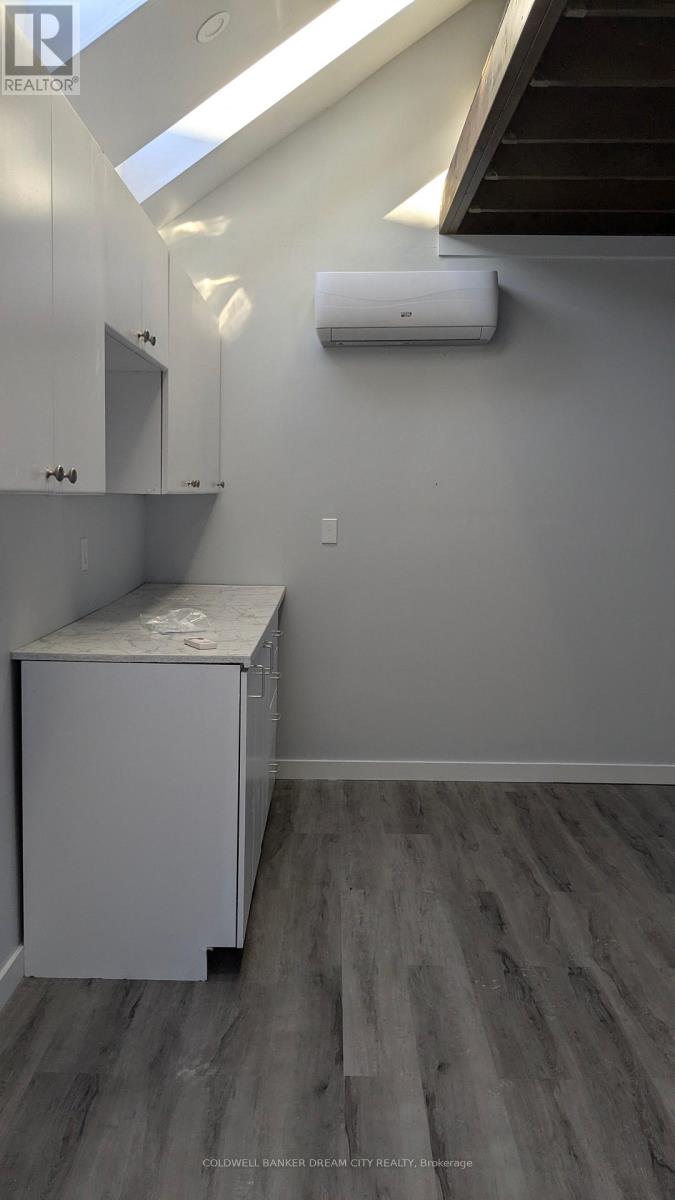 Upper - 213 Scott Road, Cambridge, Ontario  N3C 3K6 - Photo 9 - X13070278