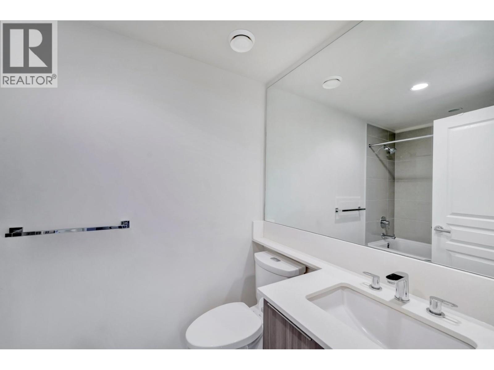 2206 3100 Windsor Gate, Coquitlam, British Columbia  V3B 0P3 - Photo 20 - R3118220