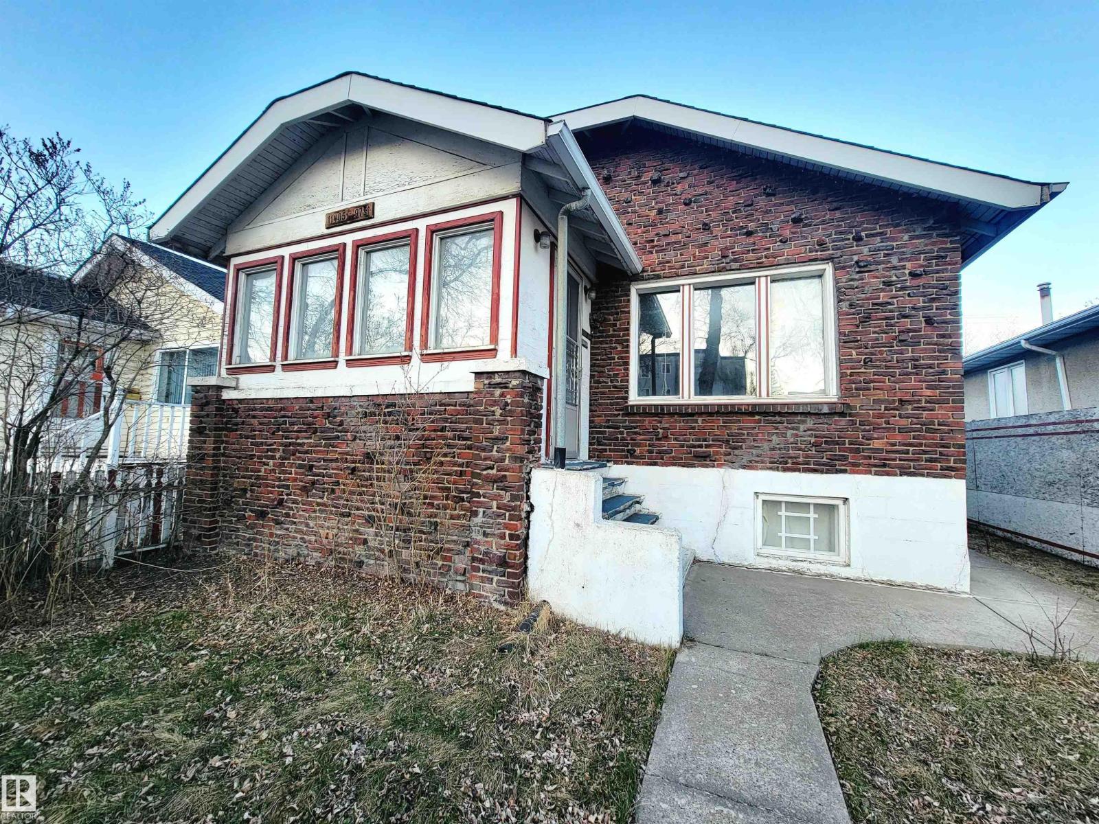 11405 97 St Nw, Edmonton, Alberta  T5G 1X6 - Photo 1 - E4485221