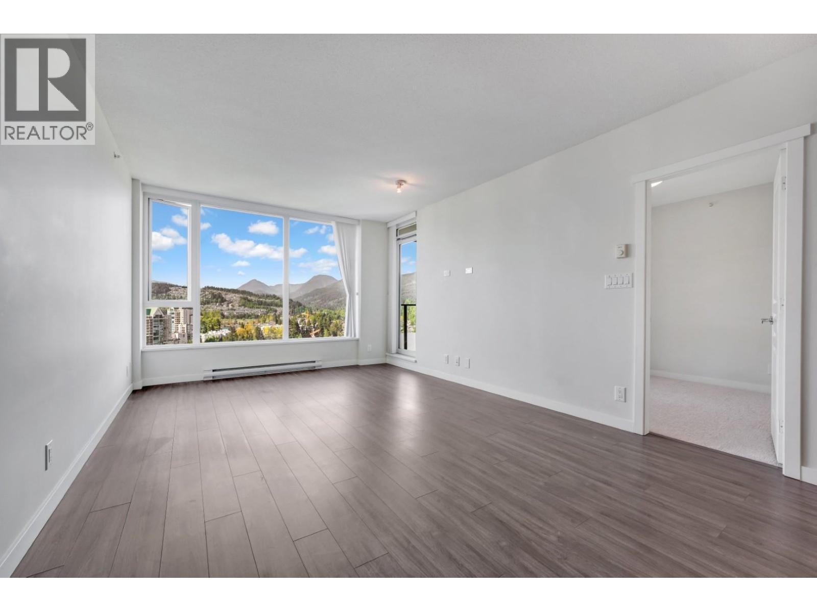 2206 3100 Windsor Gate, Coquitlam, British Columbia  V3B 0P3 - Photo 2 - R3118220