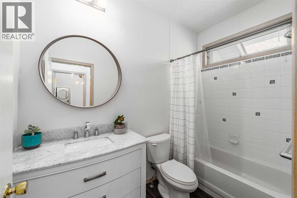 648 Scimitar Bay NW, Calgary, Alberta  T3L 2B2 - Photo 14 - A2304234