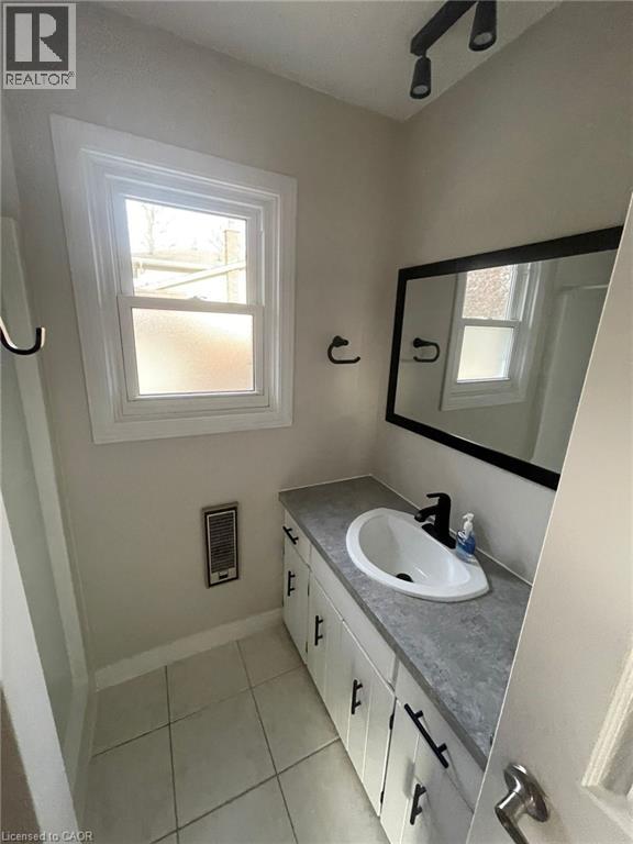 51 Burness Drive Unit# Upper, St. Catharines, Ontario  L2P 1J4 - Photo 9 - 40826261
