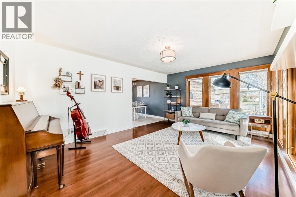 51 Foxwell Road SE, Calgary, Alberta  T2H 1A4 - Photo 5 - A2306765