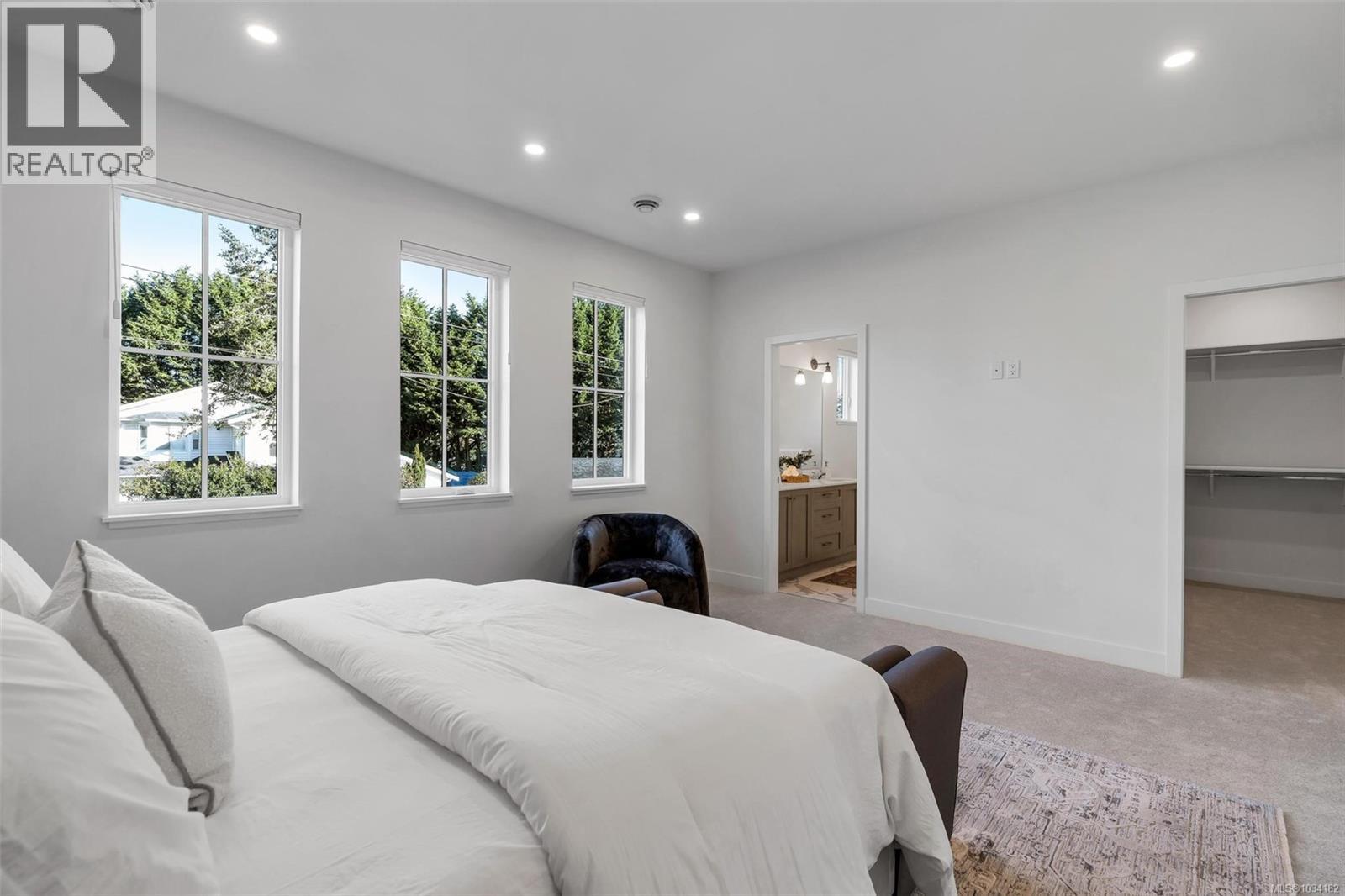 B 1255 Dunsterville Ave, Saanich, British Columbia  V8Z 2W9 - Photo 30 - 1034182