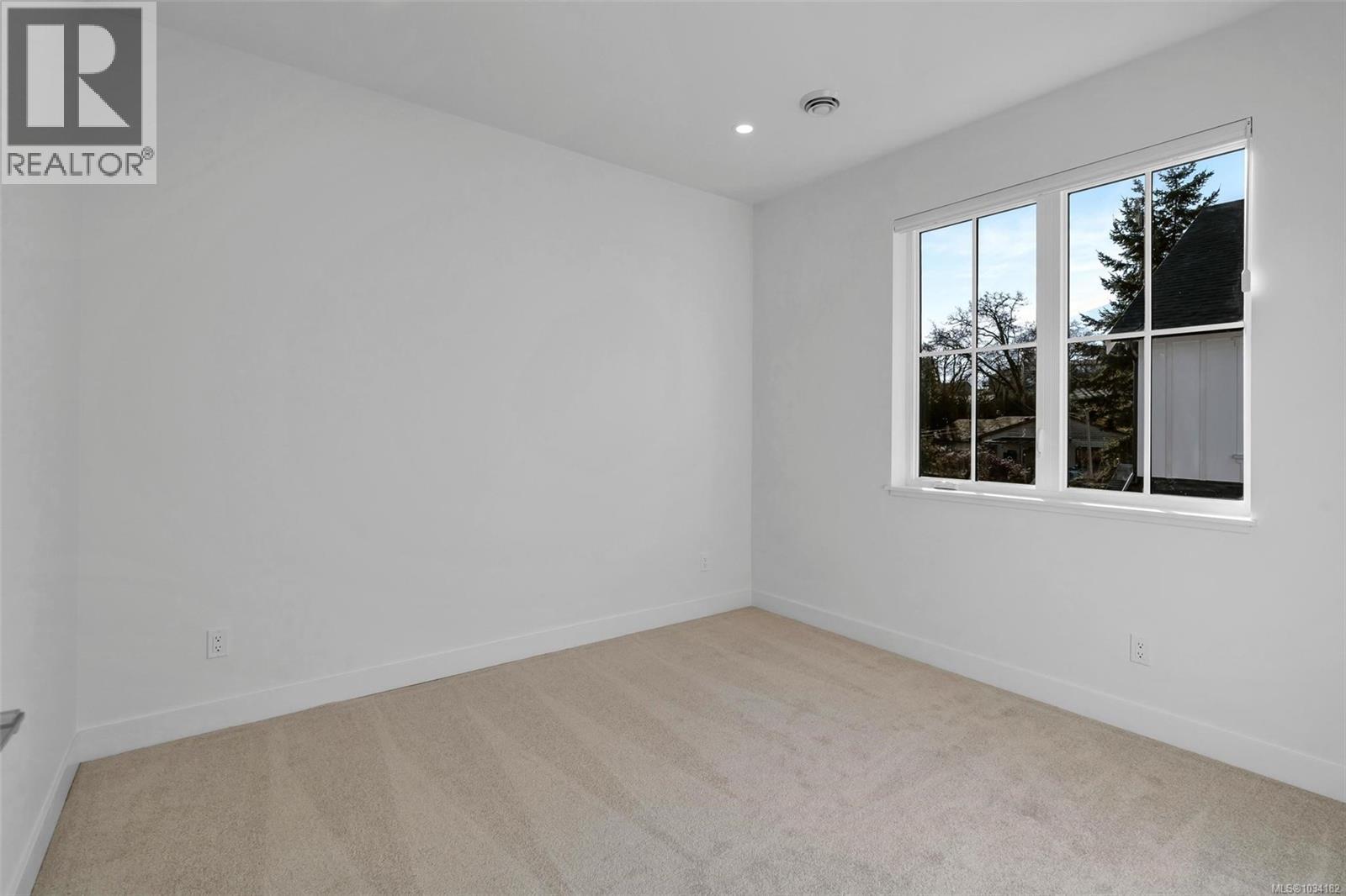B 1255 Dunsterville Ave, Saanich, British Columbia  V8Z 2W9 - Photo 38 - 1034182