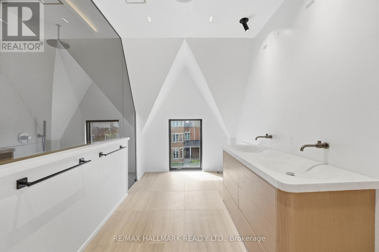 48 Shaftesbury Avenue, Toronto, Ontario  M4T 1A2 - Photo 11 - C13064418