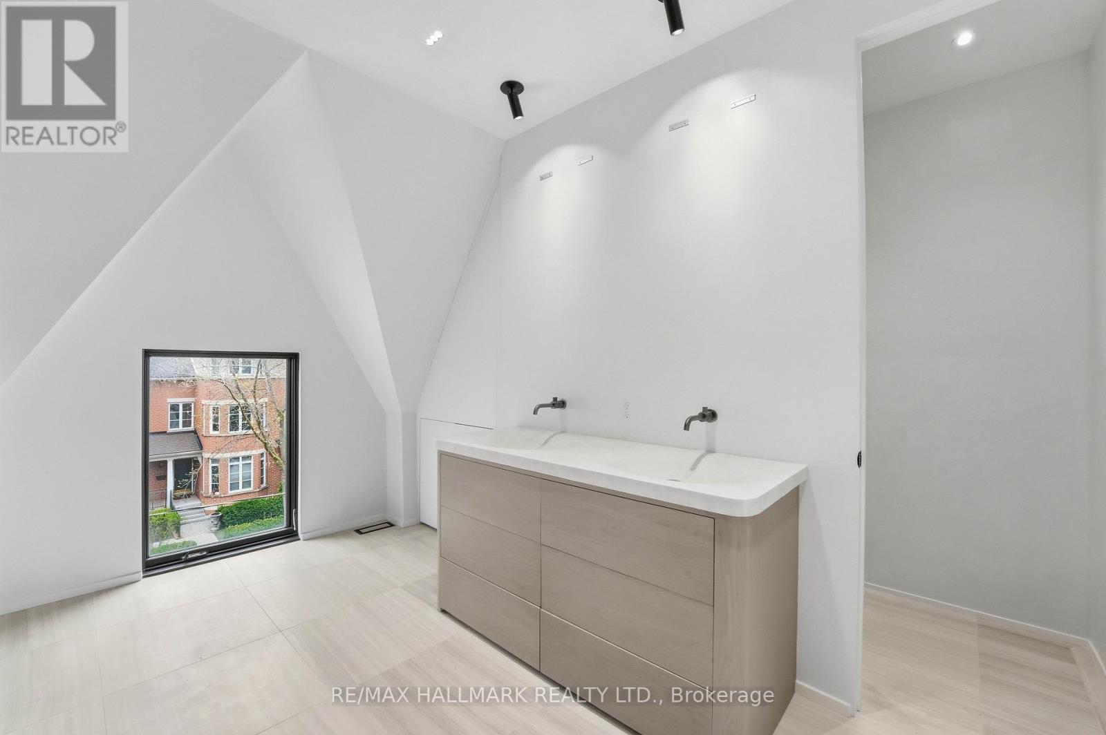 48 Shaftesbury Avenue, Toronto, Ontario  M4T 1A2 - Photo 21 - C13064418