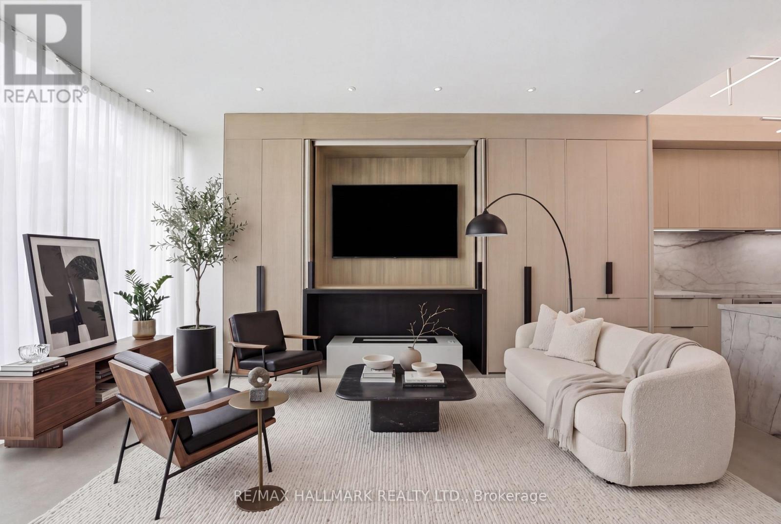 48 Shaftesbury Avenue, Toronto, Ontario  M4T 1A2 - Photo 4 - C13064418