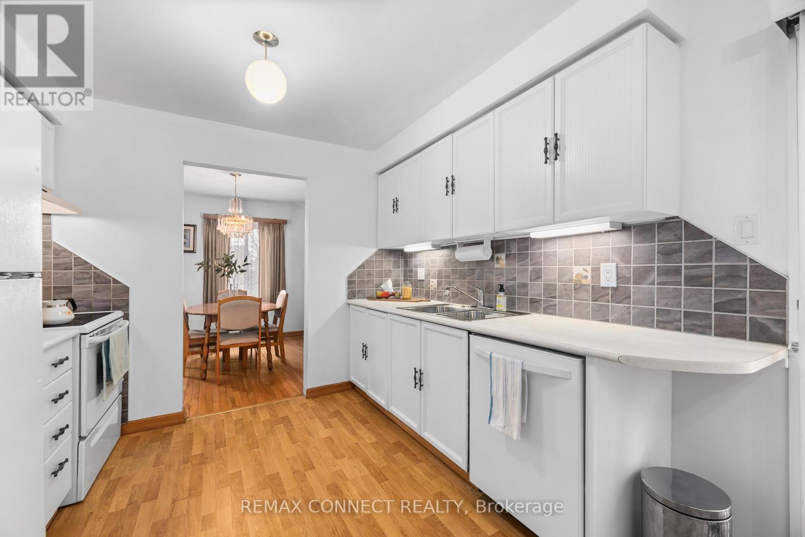 21 Wright Crescent, Ajax, Ontario  L1S 6S8 - Photo 9 - E13034996