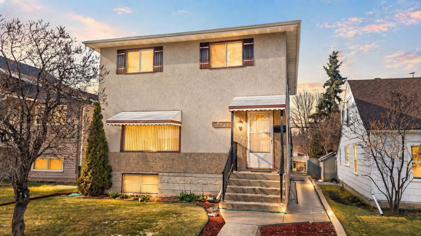 9732  75 Ave Nw, Edmonton, Alberta  T6E 1H8 - Photo 0 - 44801928