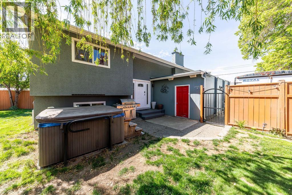 631 Cambridge Crescent, Kamloops, British Columbia  V2B 6B7 - Photo 5 - 10385482