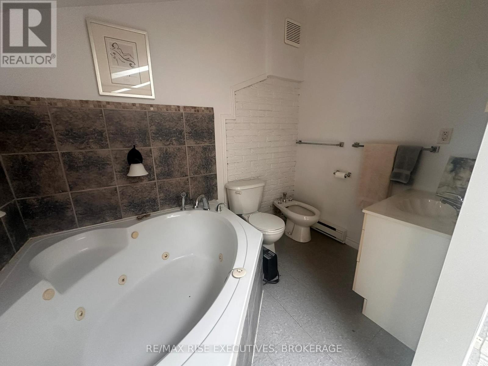 7537 County Rd 2, Greater Napanee, Ontario  K7R 3K6 - Photo 8 - X13070592