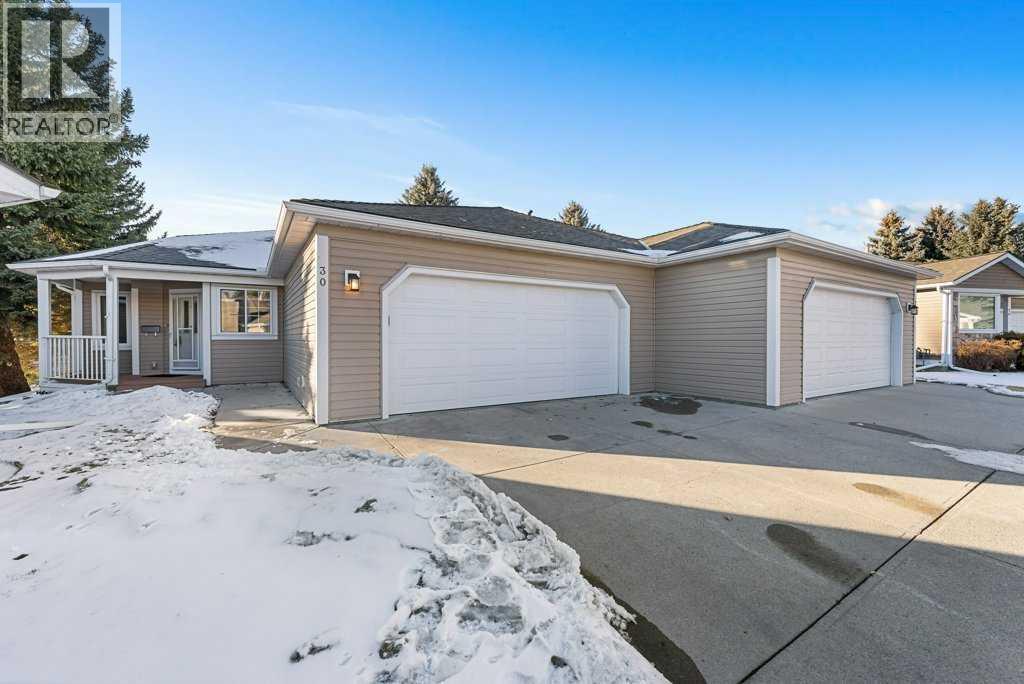 30 Douglasbank Gardens SE, Calgary, Alberta  T2Z 2C9 - Photo 2 - A2291894