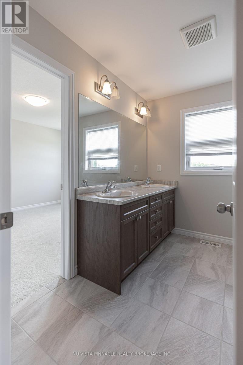 1733 O'hanlan Crossing, London North, Ontario  N5X 0N1 - Photo 17 - X13070380
