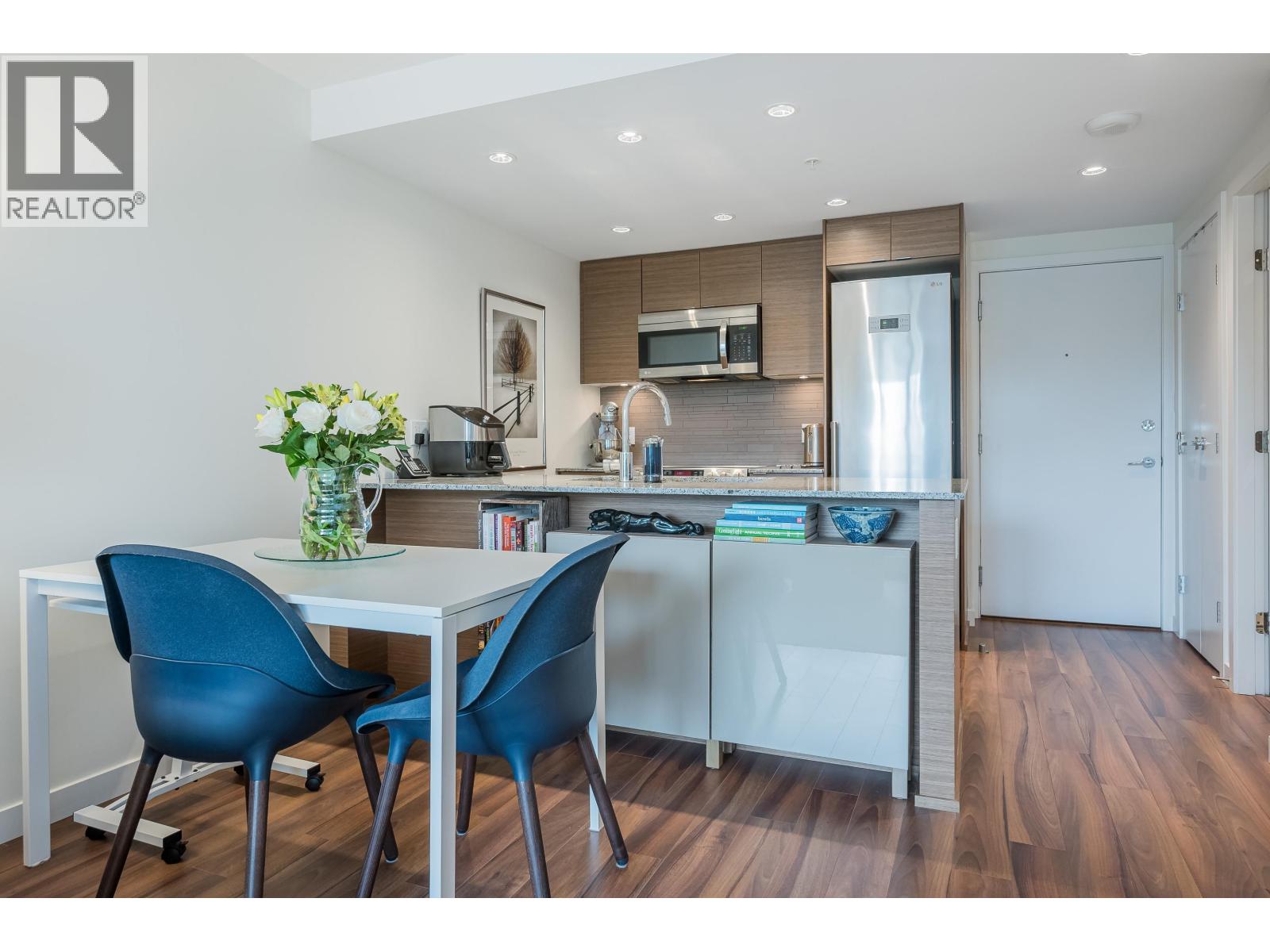 319 135 E 17th Street, North Vancouver, British Columbia  V7L 0C4 - Photo 9 - R3109061